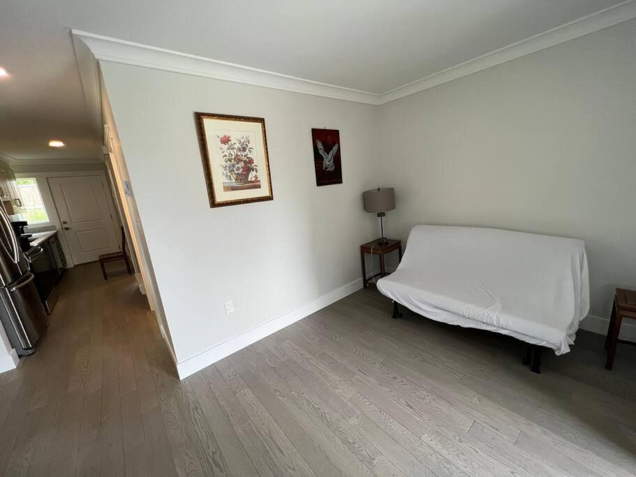 Brand New Constructed 1-Bedroom Townhouse Duncan Εξωτερικό φωτογραφία